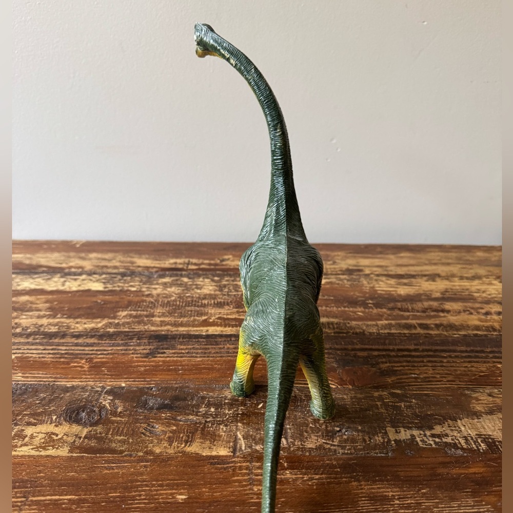 Brachiosaurus Dinosaur Toy - Picture 5 of 6